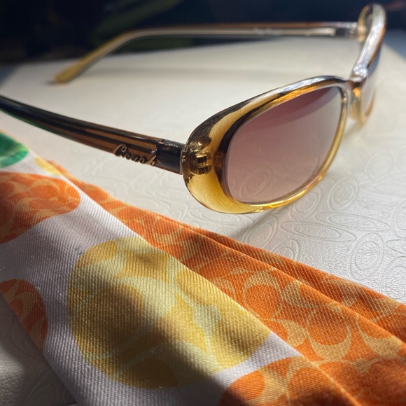 2007 coach crush sunglasses - Picture 3 of 3